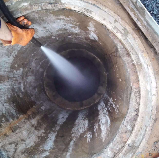 清洗排气管道的方法-东莞风管清洗厂家