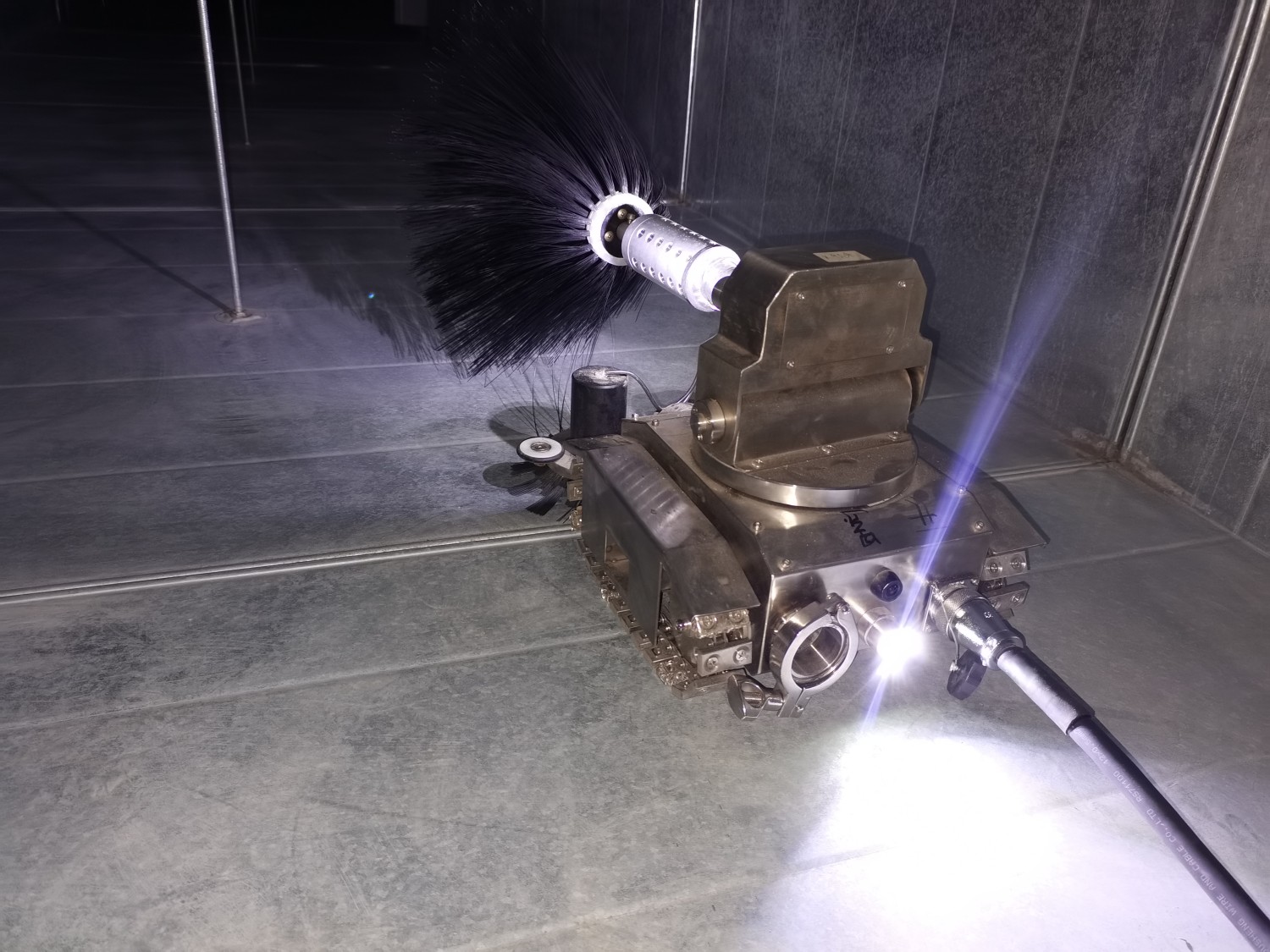 广州机器人专业清洗风管-广州通风管道清洗-广州排风管道清洗