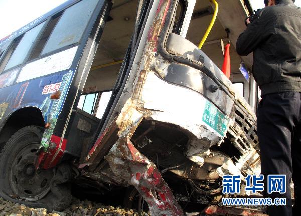 乌鲁木齐公交车列车相撞事故致3人死亡85人受伤-乌鲁木齐空调清洗-乌鲁木齐风管清洗-乌鲁木齐通风管道清洗