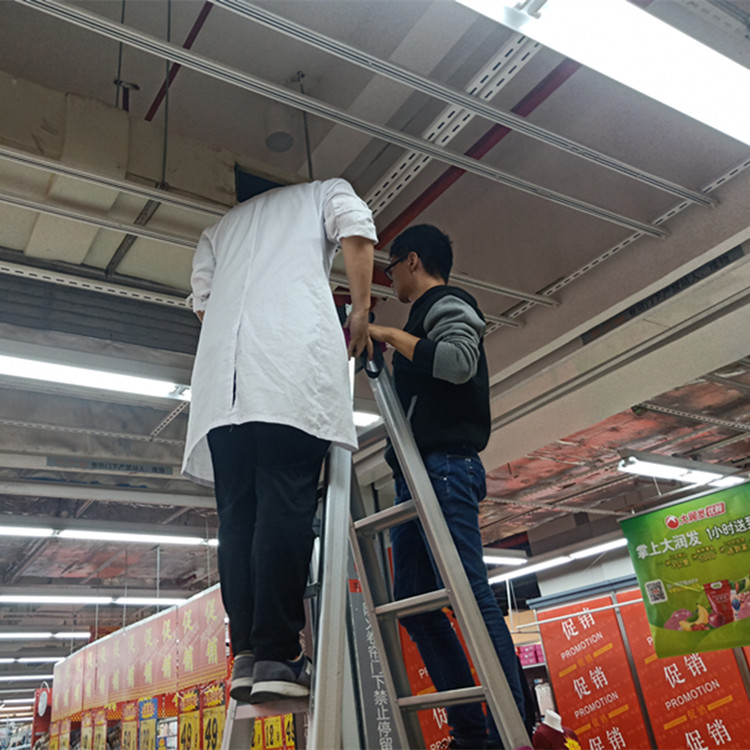 开景净化公司到伯恩光学深圳有限公司现场对空调风管检测-空调清洗-风管清洗-通风管道清洗